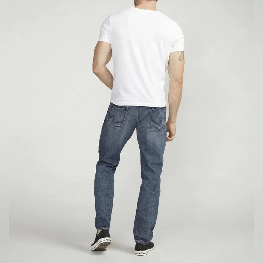 Silver Jeans Co. Eddie Athletic Fit Tapered Leg Jeans NWOT🤍